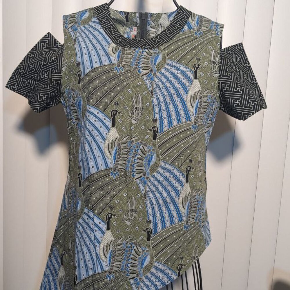 Keris Fashion Women’s Asymmetrical Batik Top – 100% Cotton, Peacock Print